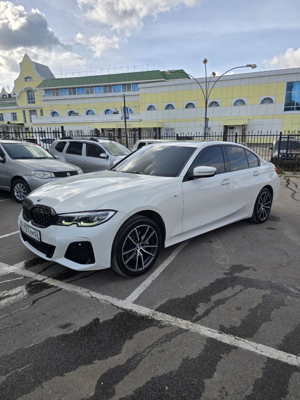 BMW 330I 2020 — фото 1 из 10