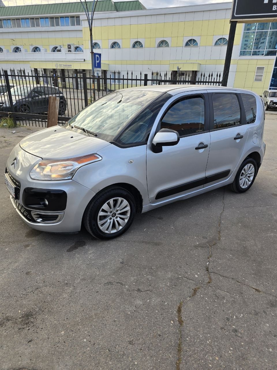 Citroen C3 Picasso 2010 — фото 1 из 10